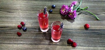 Levandulovo-borůvková kefírová limonáda