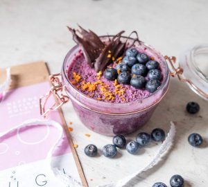 Borůvkový smoothie puding