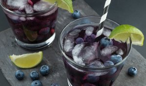 Borůvkový chia kefír