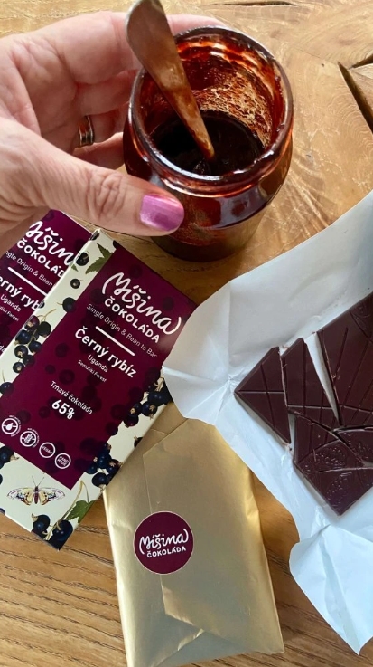 Míšina čokoláda Tmavá čokoláda Uganda 65% s černým rybízem, 50 g