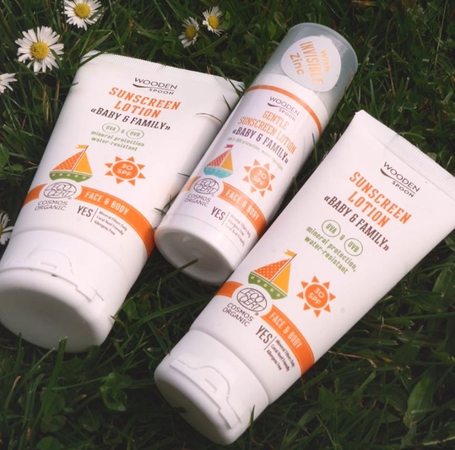 Wooden Spoon Opalovací tělové mléko v tubě Baby & Family SPF 30, 150 ml